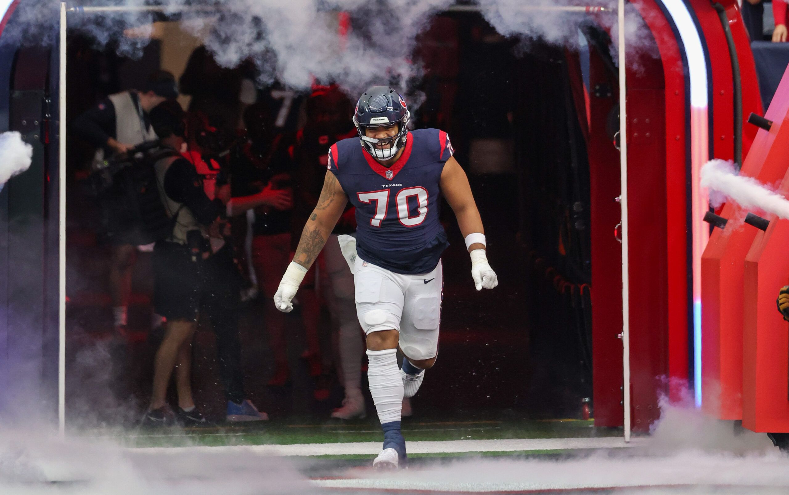 Houston Texans OL Juice Scruggs Named Top 32 Center By…