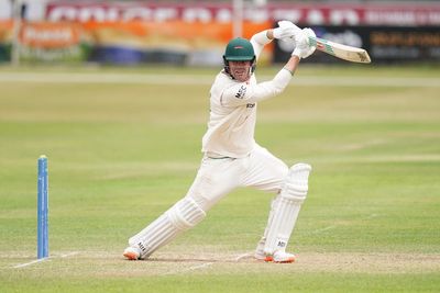 Louis Kimber hits Ollie Robinson for 43 in an over but Leicestershire fall short