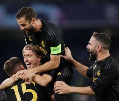 Dani Carvajal Celebrates Win With Football Team After Match