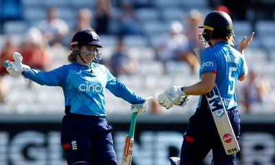 Tammy Beaumont hits quickfire 76 as England thrash New Zealand in first ODI