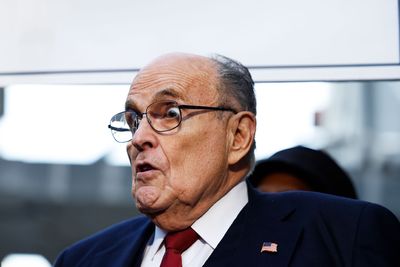 "Bankrupt" Giuliani's Amazon spree