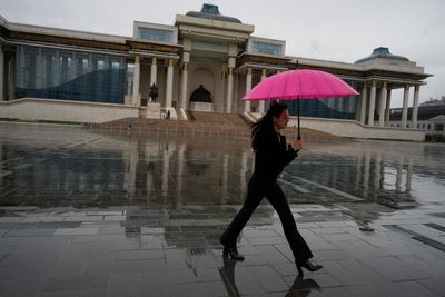 Mongolia holds an election Friday. Its people see the government as benefiting the wealthy