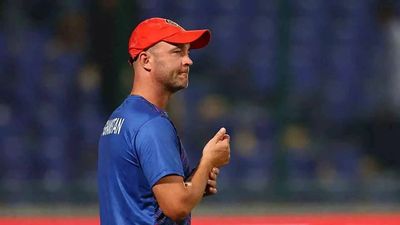 T20 World Cup: Jonathan Trott slams semifinal pitch