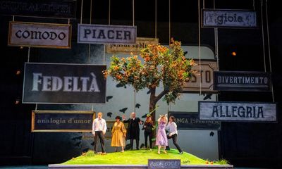 Così fan Tutte review – self-conscious staginess is surreal fun in beautifully sung revival