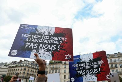 Antisemitism becomes a political football in France's election campaign