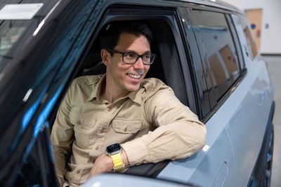 Rivian’s CEO ignored Elon Musk and trusted in Jeff Bezos during the company’s $5 billion victory