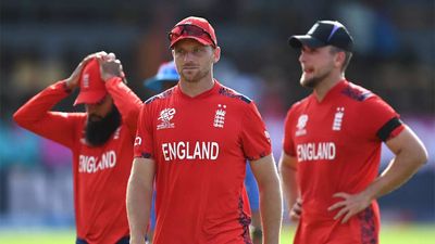 T20 World Cup: Kisne England ko mashvara diya ki... - Shoaib Akhtar blasts English 'Einsteins' after semfinal defeat to India