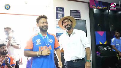 Watch: Dinesh Karthik presents Rishabh Pant fielder of the match medal after India's win against England in T20 World Cup semifinal