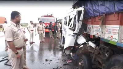 Karnataka: 13 killed, 2 critically injured after vehicle rams into lorry in Haveri