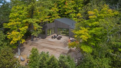 A modernist lakeside cottage in Ontario provides a perfect backdrop for family vacations