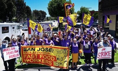 Fast-Food Workers Rally Behind Know-Your-Rights Initiative