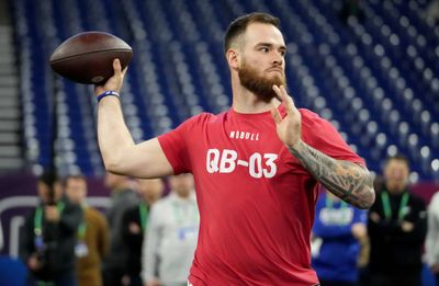 Ravens QB coach Tee Martin shares thoughts on rookie signal-caller Devin Leary