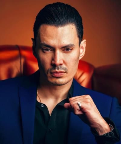 Enzo Zelocchi Stuns In Stylish Photoshoot On Instagram