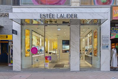 Is The Estée Lauder Stock Underperforming the S&P 500?