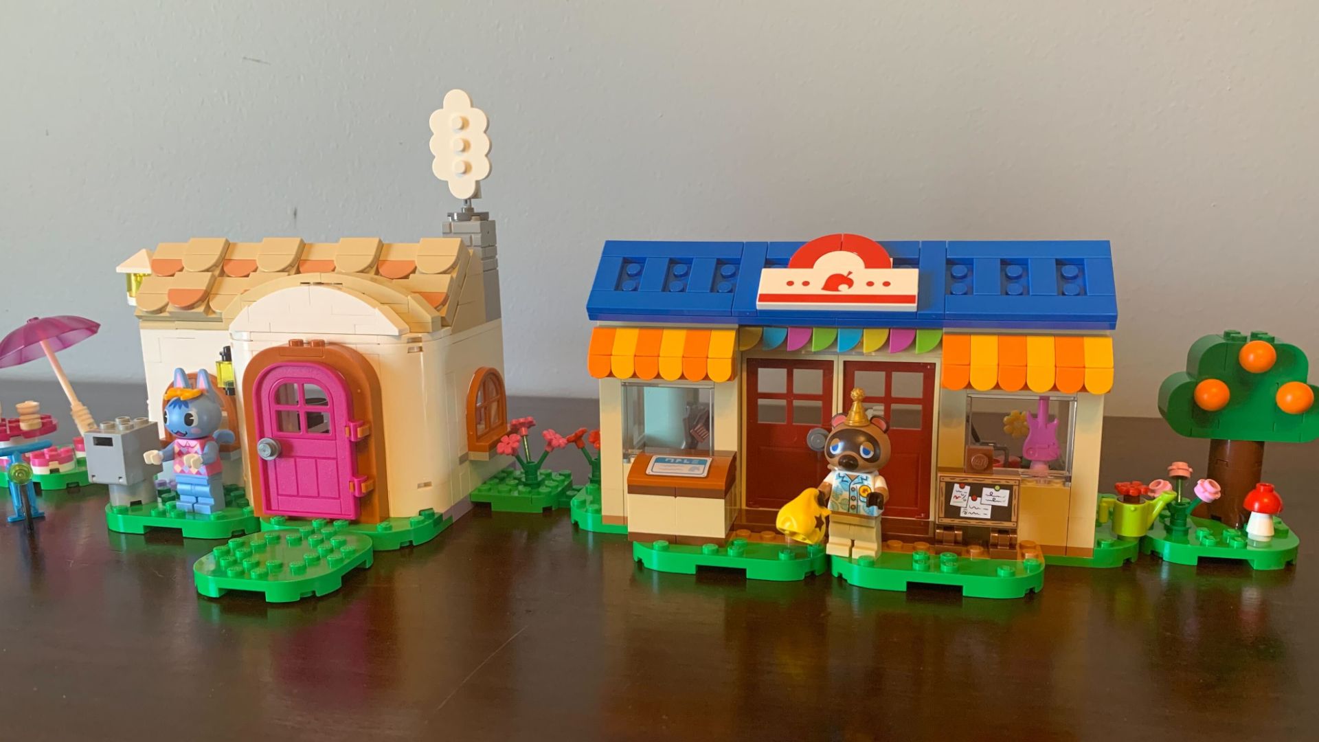 Lego Nook's Cranny & Rosie's House (77050) Review: 