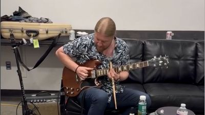 “Derek, you could play slide with a ham sandwich and make it sound good”: Watch Derek Trucks use a drumstick as a slide and still make his guitar sing