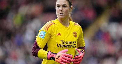 England goalkeeper Mary Earps to leave Manchester United