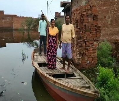 Uttar Pradesh: Residents use boats to commute in Moradabad due to massive waterlogging