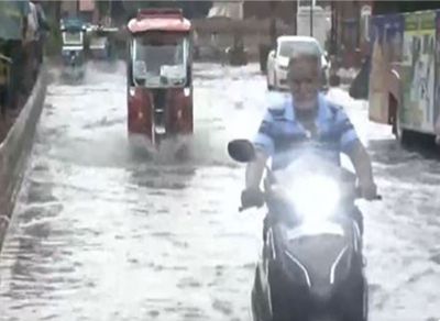 Downpour causes severe waterlogging in Amritsar, IMD issues nationwide alert