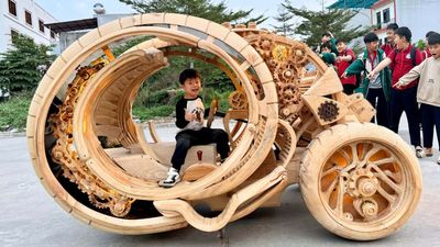 This Trike Was Designed Using AI, and Then Made Out of Wood