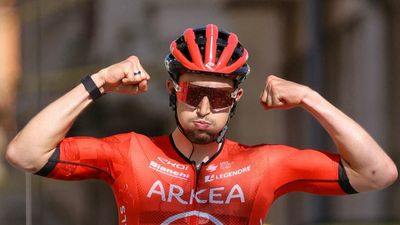 Vauquelin wins second stage of Tour de France, Pogacar takes yellow jersey