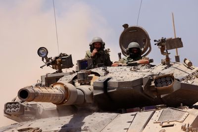 Israeli Tanks Advance Into Regions In North And South Of Gaza