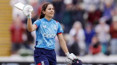 Maia Bouchier stars as England women cruise to ODI series win over New Zealand