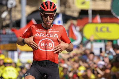 Tour de France: Tadej Pogačar moves into maillot jaune as Kévin Vauquelin solos to victory on stage 2