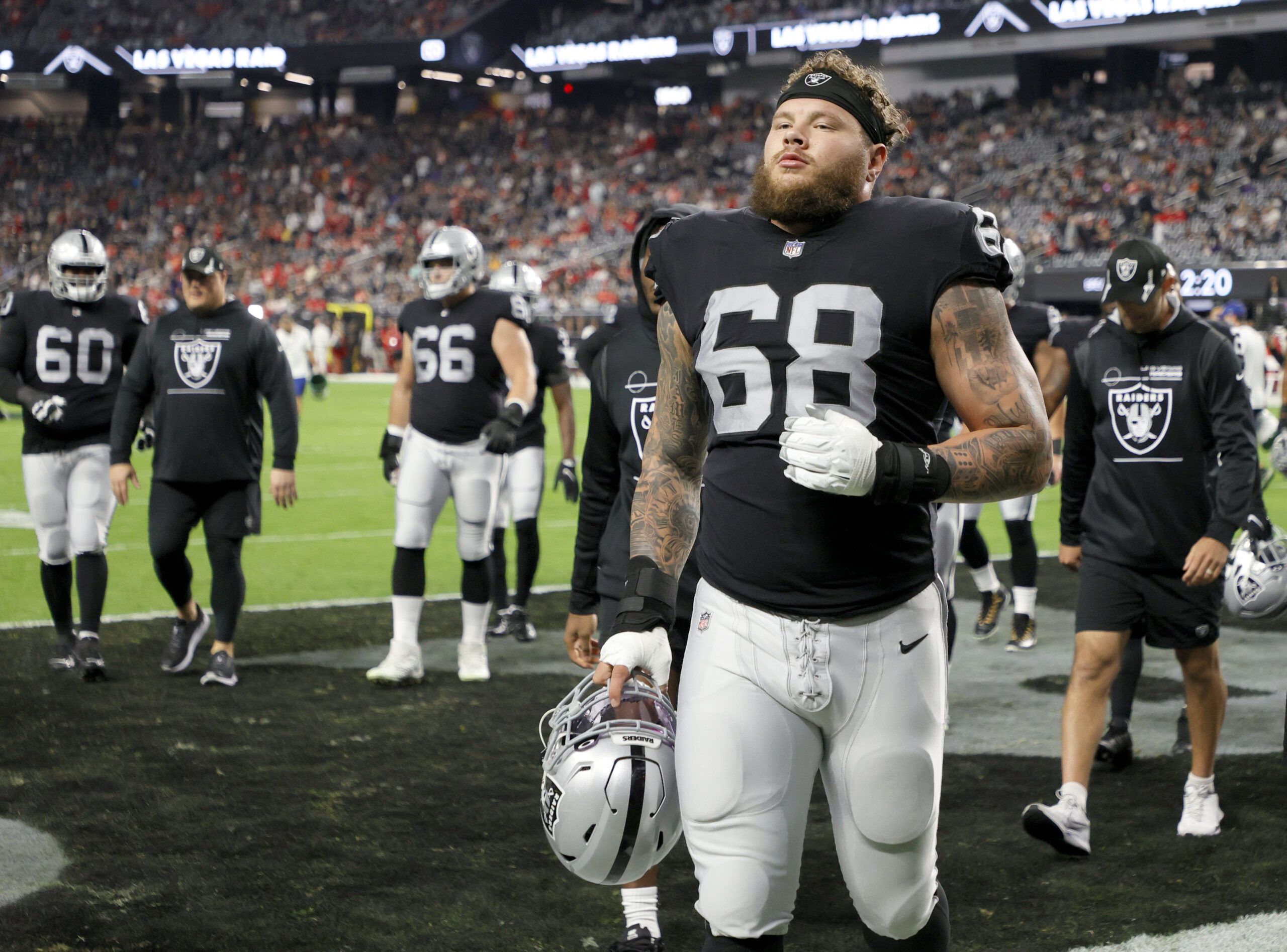 Do the Raiders have a belowaverage offensive line?