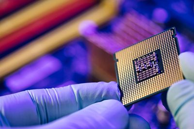 3 'Strong Buy' Semiconductor Stocks With Double-Digit Upside Potential