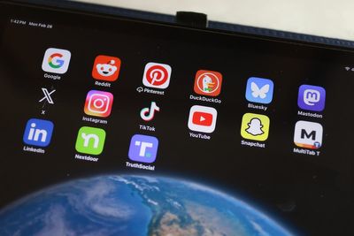 Supreme Court avoids ruling in battle over social media moderation