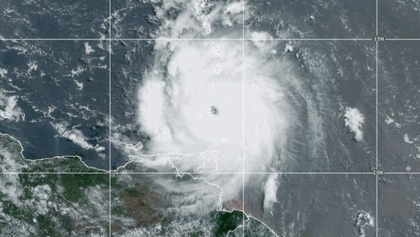 Satellites watch 'extremely dangerous' Hurricane Beryl batter Carriacou island (video)