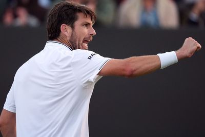 Cameron Norrie returns to winning ways with straight-sets success at Wimbledon