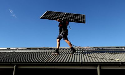 Solar installations fall as Australian households hit by cost-of-living squeeze