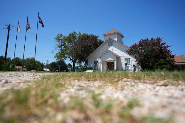 Plans to demolish Texas church where gunman opened fire in 2017 draws visitors back to sanctuary