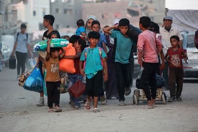 Thousands flee southern Gaza as Israel mounts new assault