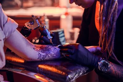 Bacterial Contamination Detected In Tattoo And Permanent Makeup Inks, Study Cautions