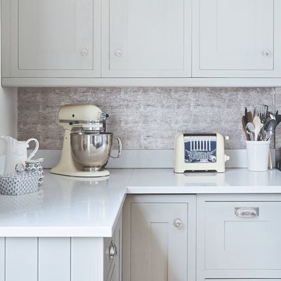 What's the difference between a stand mixer and a hand mixer? How to decide which one to buy for your kitchen