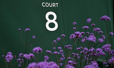 Wimbledon gardeners reuse coffee grounds in sustainability bid