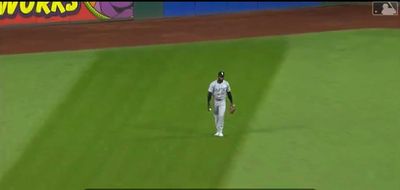 MLB fans rip Luis Robert Jr. for not even attempting a throw on game-winning sacrifice fly