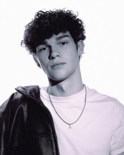 Hayden Summerall Stuns In Edgy Photoshoot On Instagram