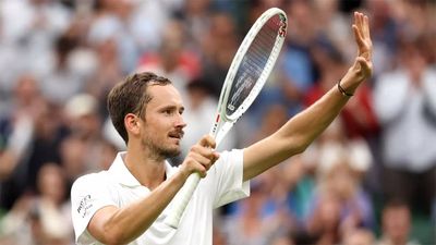 Daniil Medvedev survives Alexandre Muller scare to reach Wimbledon third round
