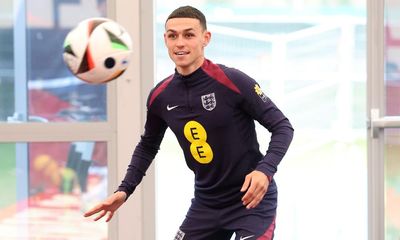 England players should share blame for poor performances, says Phil Foden