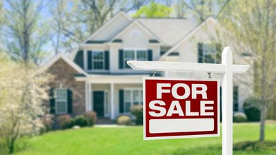 How to Save Money Selling a House