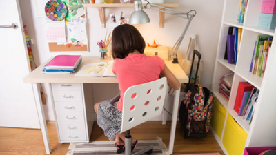 Woman expresses displeasure on holiday homework assigned by teachers, video goes viral