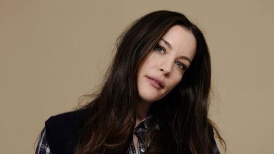 Liv Tyler ensures her living room adapts to all seasons by adopting this sunny, versatile design trend