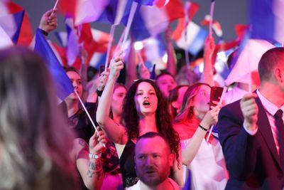 Can French centrist parties keep far right out in second round of voting?
