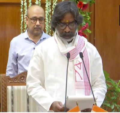 JMM executive president Hemant Soren takes oath as Chief Minister of Jharkhand