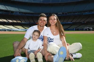 Kiké Hernández Enjoys Quality Family Time At The Stadium