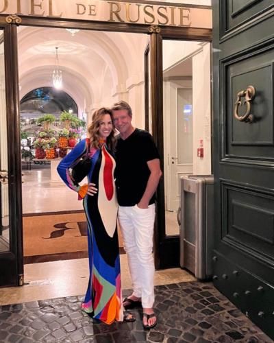 Wayne Gretzky Enjoys Rome With His Wife In Style